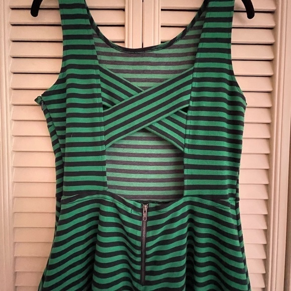 AMERICAN EAGLE, GREEN & BLUE STRIPE DRESS, SIZE 12. - Picture 4 of 6